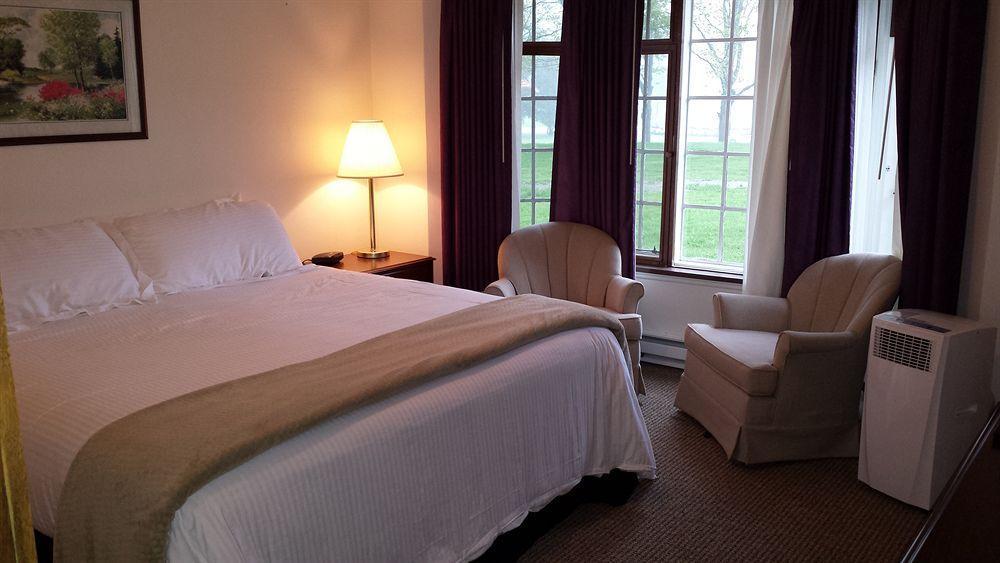 Maxwelton Braes Lodge & Golf Course Бейлис-Харбор Экстерьер фото