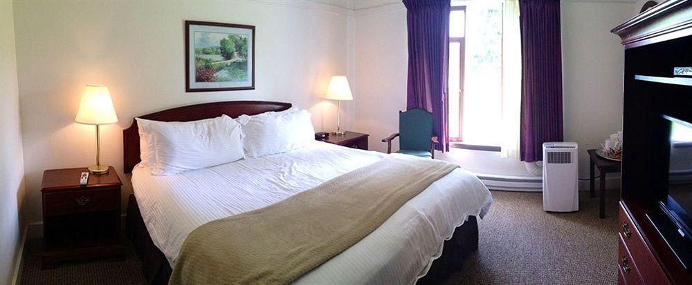 Maxwelton Braes Lodge & Golf Course Бейлис-Харбор Экстерьер фото