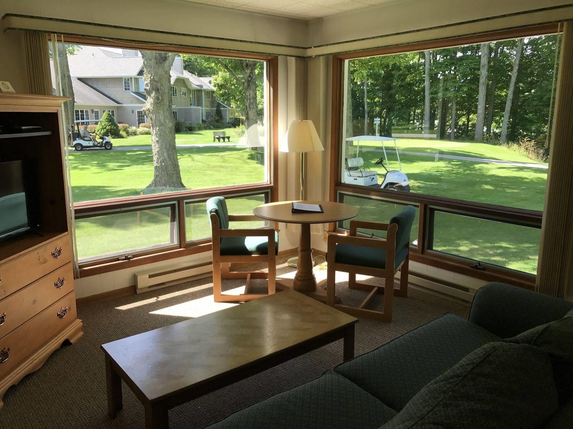 Maxwelton Braes Lodge & Golf Course Бейлис-Харбор Экстерьер фото